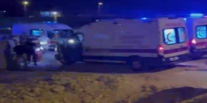 Gaziantep'te yol çalışma alandaki çukura düşen otomobildeki 3 kişi yaralandı