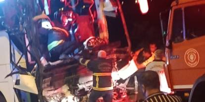 Gaziantep’te yolcu otobüsü tırla çarpıştı: 2 ölü, 22 yaralı