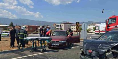 Gaziantep’te iki otomobil çarpıştı: 5 yaralı