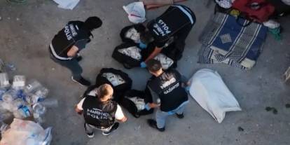 Gaziantep’te 8 valiz dolusu 572 bin adet uyuşturucu hap ele geçirildi: 3 gözaltı