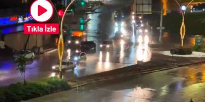 Gaziantep’te sağanak yağmur yolları göle çevirdi