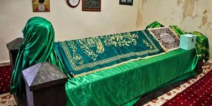 Gaziantep'te Hacı Baba Türbesi Kurtarılmayı Bekliyor!