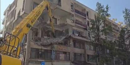 Gaziantep'te yarım asırlık bina yıkılıyor