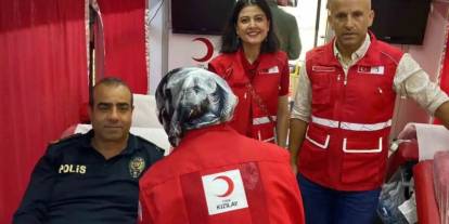 İslahiye’de polislerden Kızılay’a kan bağışı