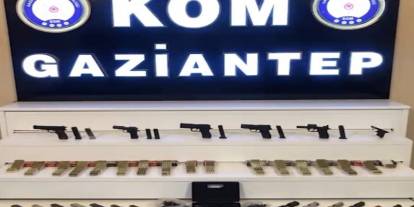Gaziantep’te evde adeta cephanelik ele geçirildi