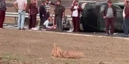 Gaziantep’te araç karşı şeride uçtu: 4 yaralı