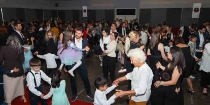 GKV Özel İlkokulu’nda Veliler ve öğrenciler birlikte vals yaptı