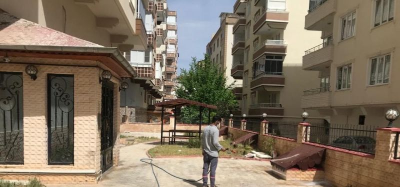 Nizip'te sivrisinek ve haşerelere karşı ilaçlama devam ediyor