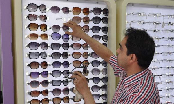 Tam kapanmada Gaziantep'te gözlükçü tartışması