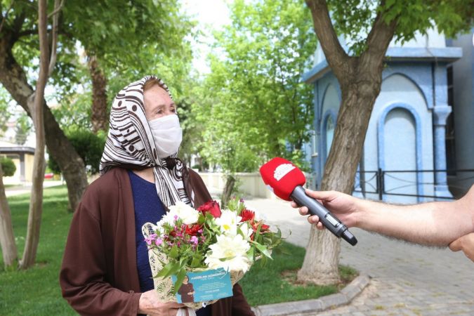 Fatma Şahin’den tam kapanmada çiçekçi esnafına destek