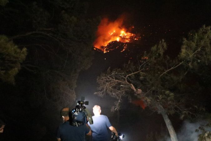 Son Dakika: Video Haber...Mersin’deki orman yangını kontrol altına alınmaya çalışıyor