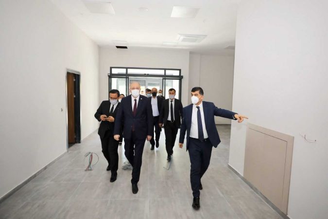 AK Parti Gaziantep milletvekili Koçer, 8 Şubat Gençlik Kütüphanesi ve Bilim Merkezi'ni inceledi