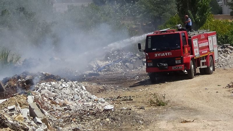 Son Dakika:Video Haber...Sanayi bölgesi yakınında çıkan yangın korkuttu
