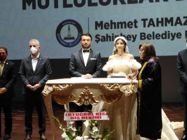 Video Haber: Ak Parti Şahinbey İlçe Başkanı Teke'nin Mutlu Günü...50 şahitli görkemli nikah