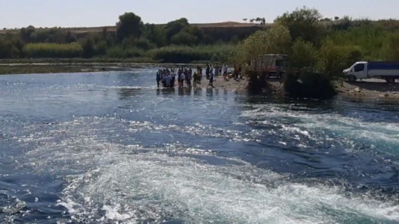 Son Dakika...Gaziantep'te Fırat Nehrine giren 5 kişiden biri boğulurken 4 kişi son anda kurtarıldı