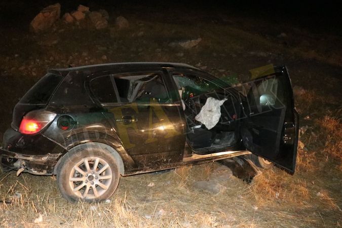 Son Dakika:Şanlıurfa, Suruçyolunda Feci Kaza!  iki araç kafa kafaya çarpıştı: Çok sayıda yaralı