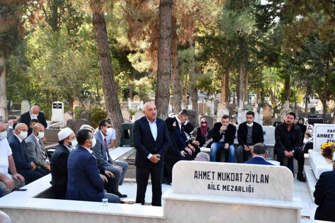 Hacı Ahmet Ziylan mezarı başında anılıyor