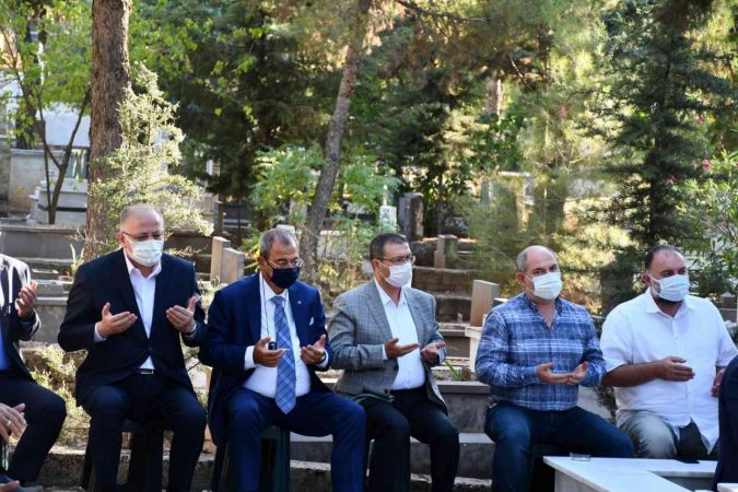 Hacı Ahmet Ziylan mezarı başında anılıyor