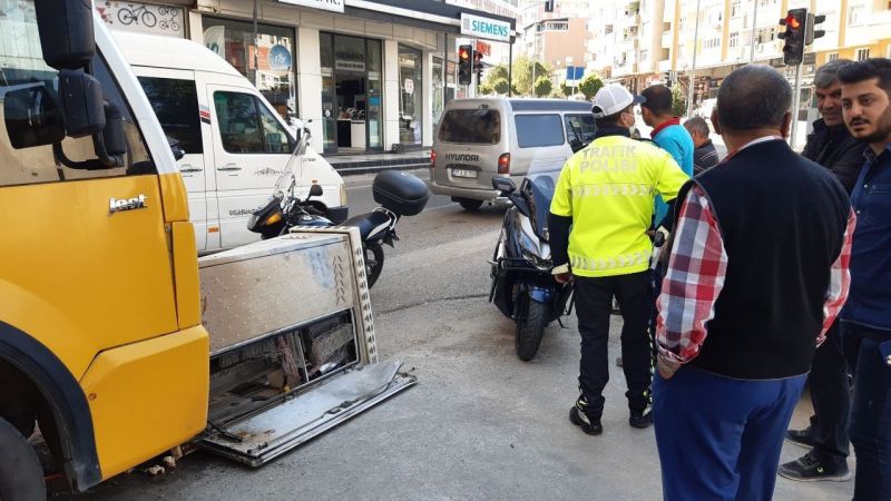 Gaziantep'te halk otobüsü kaza yaptı 3 mahallenin interneti kesildi