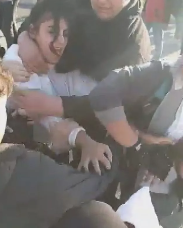 Video Haber:Liseli kız öğrencilerin kavgası kamerada