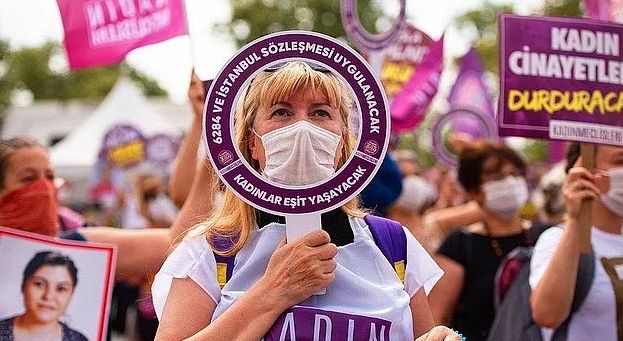 Megastar Tarkan, Can Göktuğ Boz Tarafından Katledilen Başak Cengiz Cinayetine ve Tüm Yetkililere İsyan Etti!