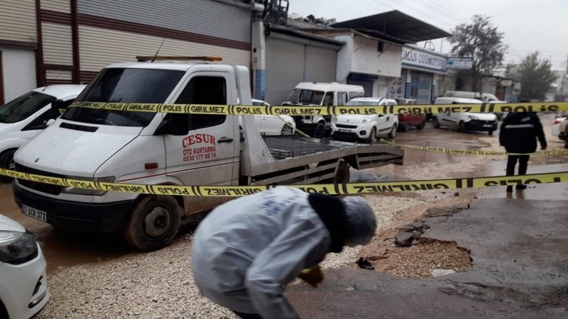 Son dakika...Kanlı İnfaz...Gaziantep'te yolda giden aracı durdurup şoföre kurşun yağdırdılar
