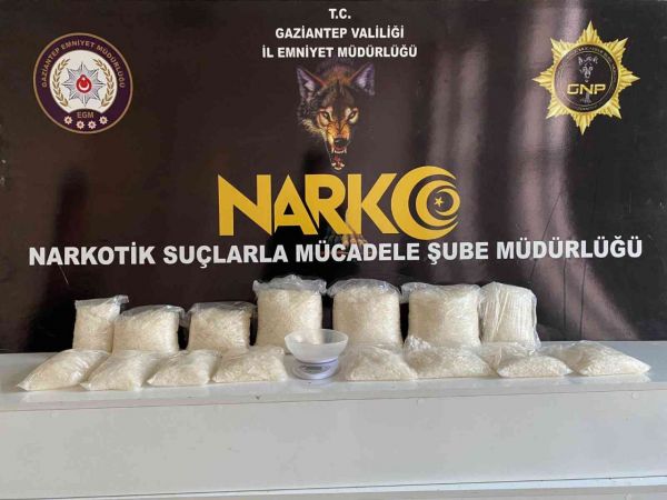 Son Dakika: Gaziantep'te Uyuşturucu Tacirlerine Darbe! 13 kilo metamfetamin ele geçirildi