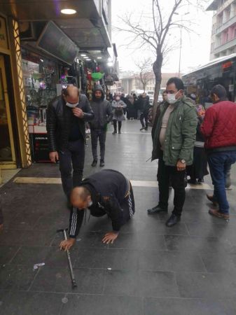 Video Haber...Gaziantep'te sürünme numarasıyla dilenen şahıs zabıtayı görünce yürümeye başladı