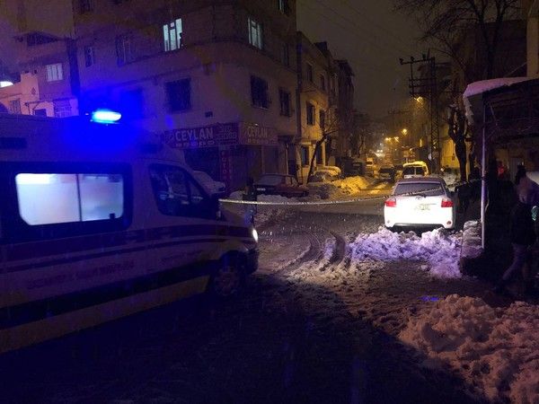 Son Dakika:Video Haber...Gaziantep’te sokak ortasında 'KAR'da  silahlı saldırı: Yaralılar var
