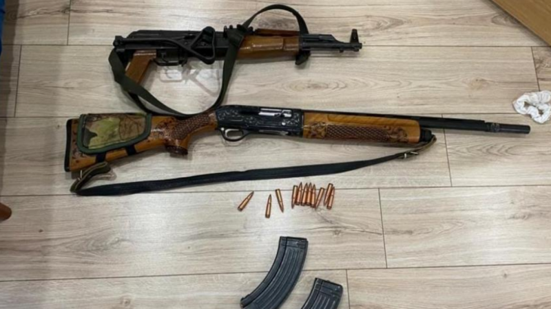 Son Dakika: Video Haber...Adana merkezli Gaziantep'inde dahil olduğu 7 İlde Silah Kaçaçılığı Operasyonu! Her taşın altından silah çıktı