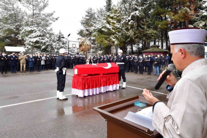 Gaziantep'te kalp krizi sonucu şehit olan komiser yardımcısının Mehmet Ali Kurtoğlu’nun cenazesi Kilis’e uğurlandı