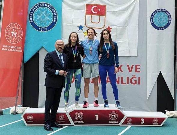 GAÜN’lü öğrenciler atletizm şampiyonasına damga vurdu