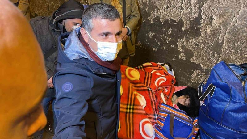 Son Dakika: 18 aracın karıştığı Feci Zincirleme Kaza: 32 Kişi Yaralandı! 18 aracın karıştığı kazanın ardından