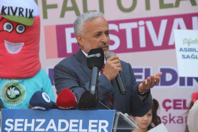 Gaziantep'ten Evliya Çelebi Bugün Geçse Tarihe Ne Yazardı? Bülent Arınç: “Evliya çelebi bu günleri görse kahrından ölürdü”...Evliya Çelebi'nin seyahatnamesinde 'Şehr-i Ayıntab-ı Cihan'