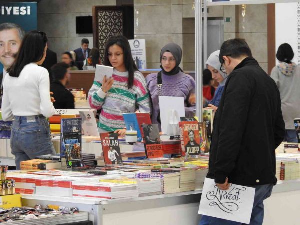 Gaziantep Şahinbey Belediyesi’nin 3. Kitap Fuarı kapılarını açtı...Video Haber...