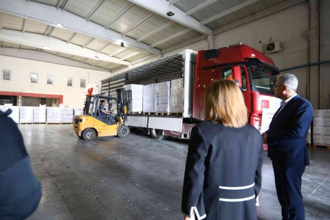 Gaziantep’ten Ukrayna’ya 23 tonluk kuru gıda yardımı