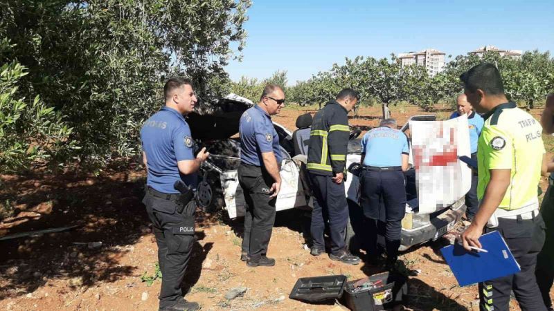 Gaziantep'te kontrolden çıkan araç fıstık bahçesine uçtu: 3 yaralı