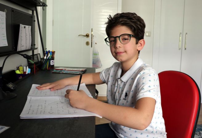 Gaziantep'te 3. sınıf öğrencisi İlker Can Oğuz,  8 bin 542 kişinin katıldığı uluslararası matematik yarışmasında birinci oldu
