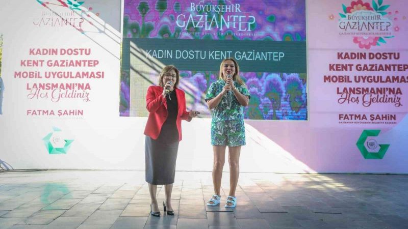 Gaziantep’te kadınlara özel mobil uygulama...Kadın Dostu Kent Gaziantep” mobil uygulamasını ünlü sanatçı Demet Akalın’la birlikte tanıtıldı