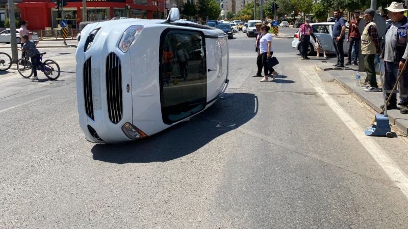 Gaziantep'te aracın devrini aldıktan dakikalar sonra kaza yaptı