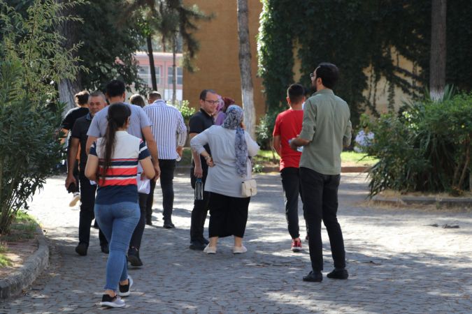 İptal edilen KPSS bugün başladı! Gaziantep'te  KPSS Lisans Genel Yetenek-Genel Kültür oturumu başladı