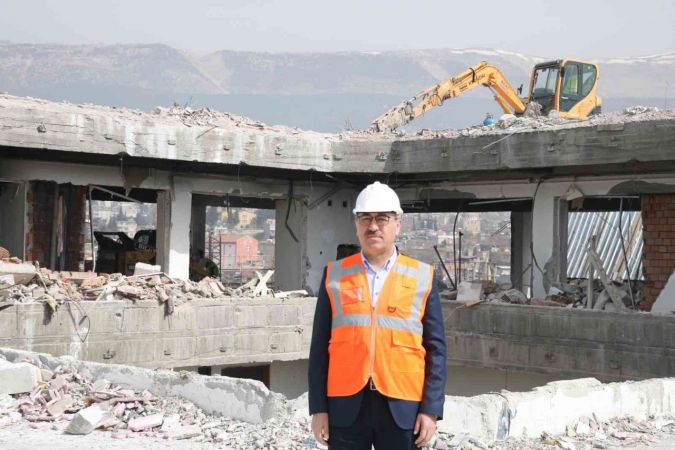 Kahramanmaraş'ta ki Dünyanın En Saçma Binası Seçilen binadan eser kalmadı