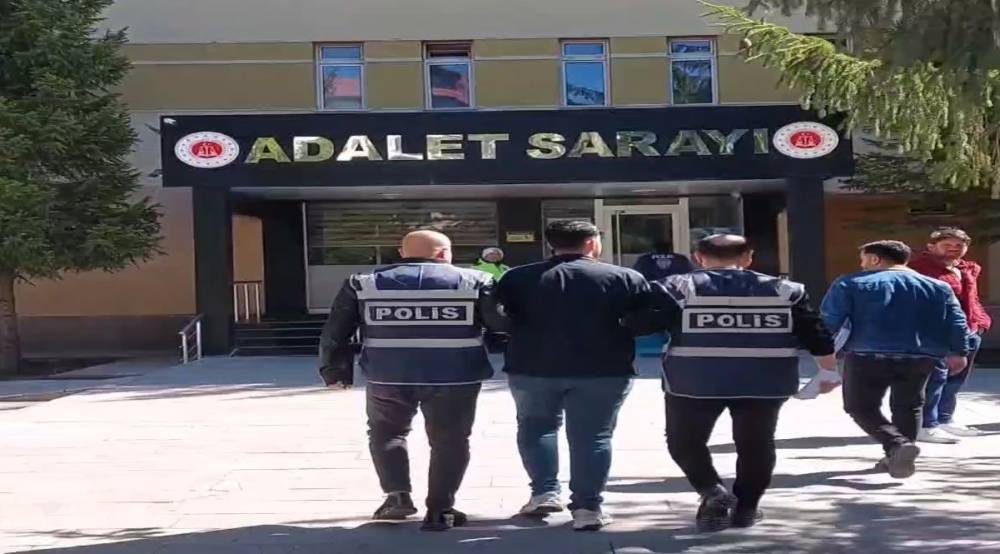 Gaziantep'te Sahte İlan Dolandırıcıları, Vatandaşın Şikâyetiyle Yakalandı